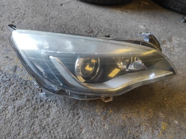 Faro derecho Opel Astra J 1.7 CDTI (125 cv)