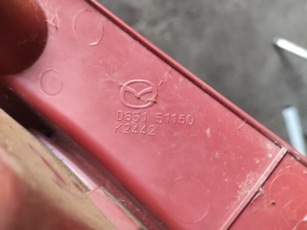 Piloto trasero derecho Mazda 2 III (DE) 1.3i (75 cv) - Imagen 4