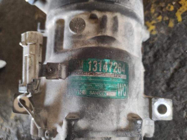 Compresor aire acondicionado Opel Vectra C 2.2 DTI (125 cv) - Imagen 4