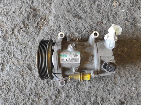 Compresor aire acondicionado Citroen C4 I Coupe (Fase II, 2008) 1.6 HDi 16V (90 cv) - Imagen 2