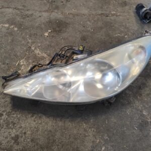 Faro izquierdo Peugeot 207 1.4 HDi (68cv)
