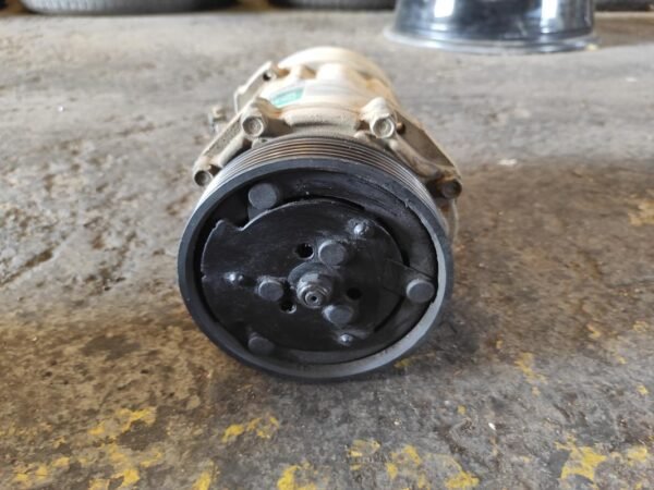 Compresor aire acondicionado Volkswagen Passat (B3, B4) 1.9 TDI (90 cv) - Imagen 2