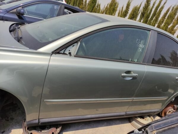 Puerta delantera izquierda Volvo S40 II 2.0 TDI (136 cv)