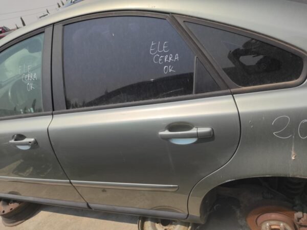 Puerta trasera izquierda Volvo S40 II 2.0 TDI (136 cv)