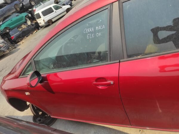 Puerta delantera izquierda Seat Leon II (1P) 1.9 TDI (105 cv)