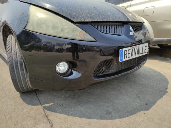 Paragolpe delantero Mitsubishi Grandis 2.0 DI-D (136 cv) - Imagen 2