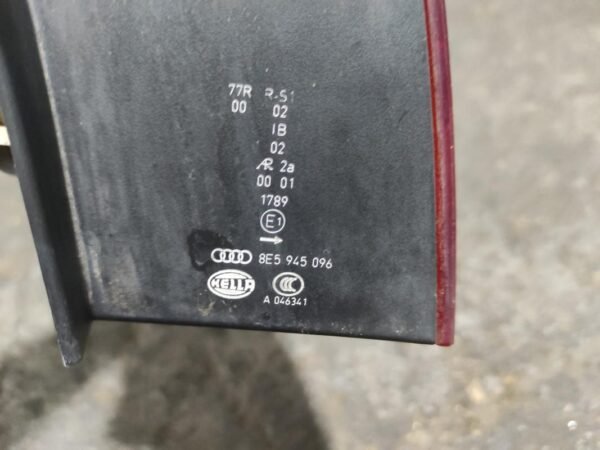 Piloto trasero derecho Audi A4 (B7 8E) 1.9 TDI (115 cv) - Imagen 3