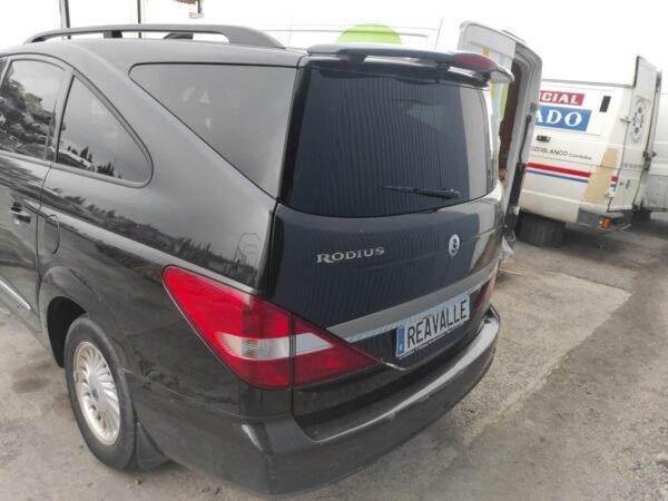 Porton trasero Ssangyong Rodius I 2.7 Xdi (163cv)