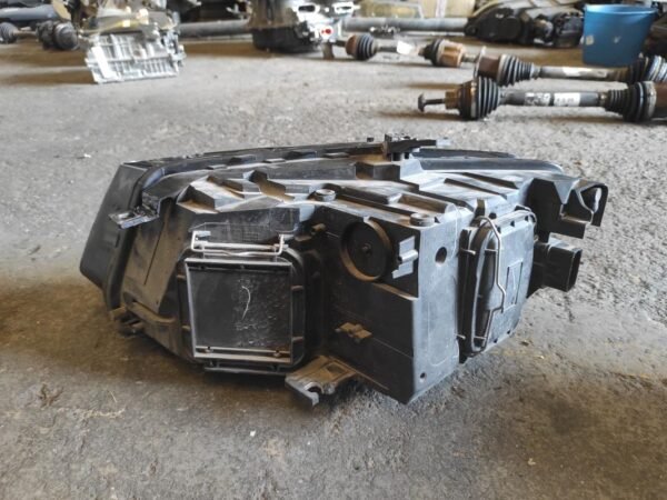 Faro derecho Audi Q5 I 2.0 TDI (170 cv) quattro - Imagen 2