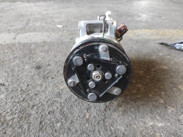 Compresor aire acondicionado Audi A1 Allstreet (GBH) 30 TFSI (116cv) - Imagen 3