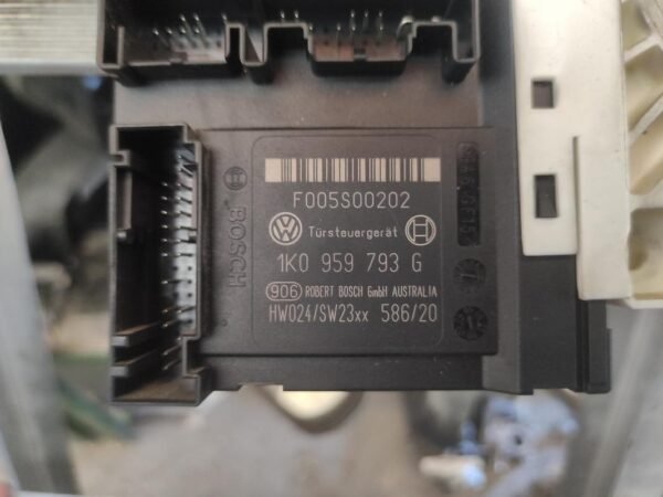 Motor elevalunas delantero izquierdo Volkswagen Passat (B6) 2.0 TDI (140 cv) - Imagen 4