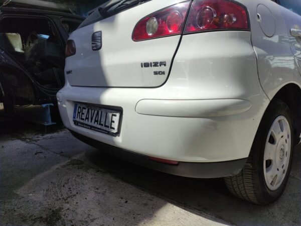 Paragolpe trasero Seat Ibiza III 1.9 SDI (64cv) - Imagen 2
