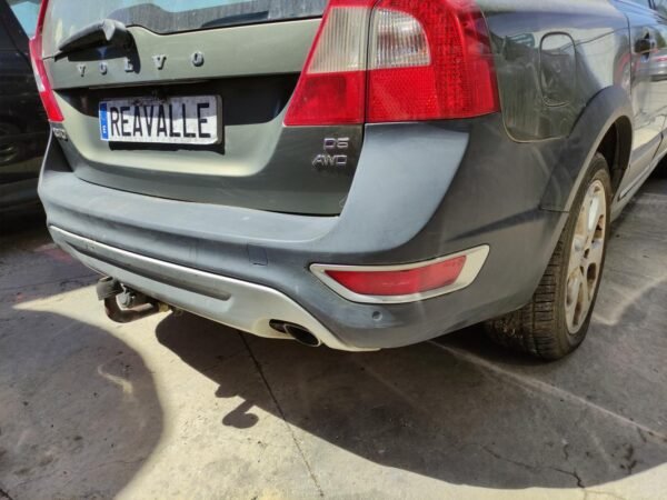 Paragolpe trasero Volvo XC70 III 2.4 D5 (205 cv) AWD - Imagen 2