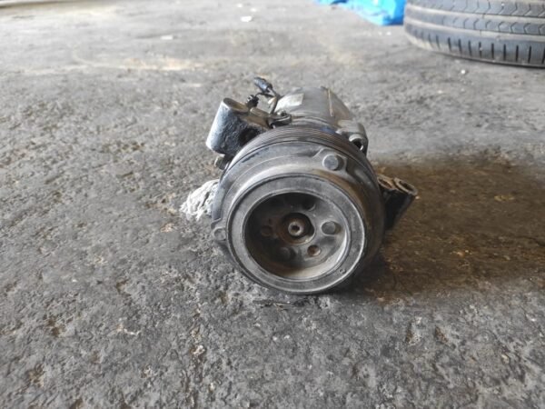 Compresor aire acondicionado Bmw Serie 3 (E46) 320d (136 cv) - Imagen 2