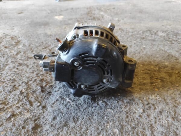 Alternador Toyota Auris I 2.0 D-4D (126 cv) - Imagen 3