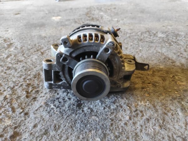 Alternador Toyota Auris I 2.0 D-4D (126 cv) - Imagen 2