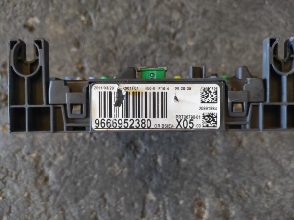 Caja de reles / fusibles Peugeot 207 SW 1.4 VTi (95 cv) - Imagen 2