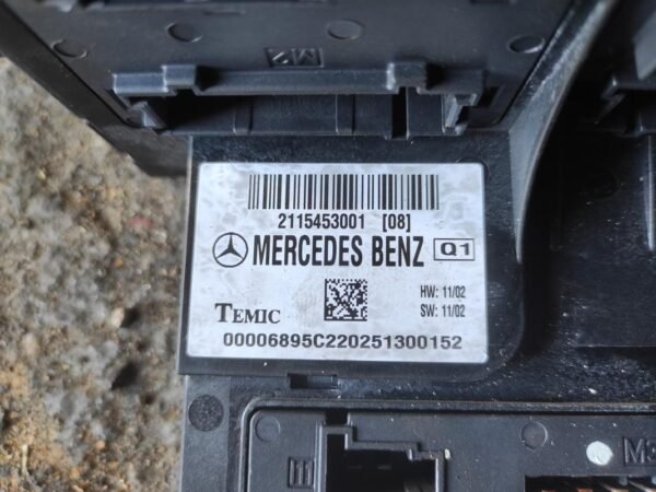 Caja de reles / fusibles Mercedes Benz Clase E (W211) E 270 CDI (177 cv) Automatico - Imagen 2