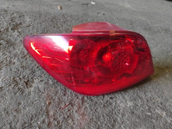 Piloto trasero izquierdo Peugeot 307 1.6 HDi (110)