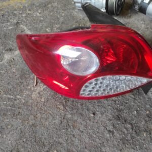Piloto trasero izquierdo Peugeot 206+ (T3E) 1.1 (60 cv)