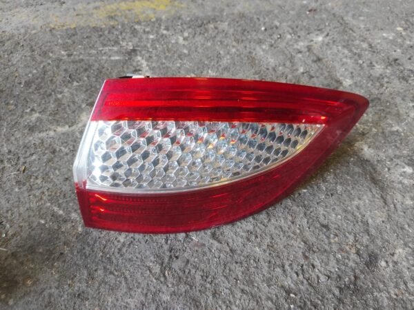 Piloto trasero derecho Ford MONDEO IV Turnier 2.0 TDCi (140 CV)
