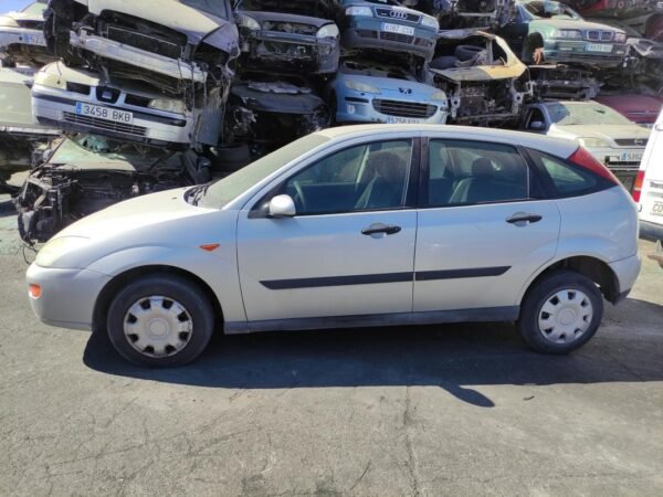 Despiece Ford Focus Hatchback I 1.8 DI (75 cv) 2000 - Imagen 2