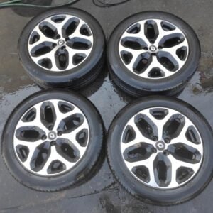 Llantas de 17 pulgadas Renault Captur del 2017, 6.5J17CH4-40, con neumáticos Michelin primacy 3, 205/55R17 95V del 2017 y neumáticos Michelin primacy 4 del 2023, 205/55R17 91V.