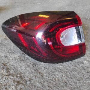 Piloto trasero izquierdo Renault Captur (Versión 2017) 1.5 dCi (110 cv) Start & Stop