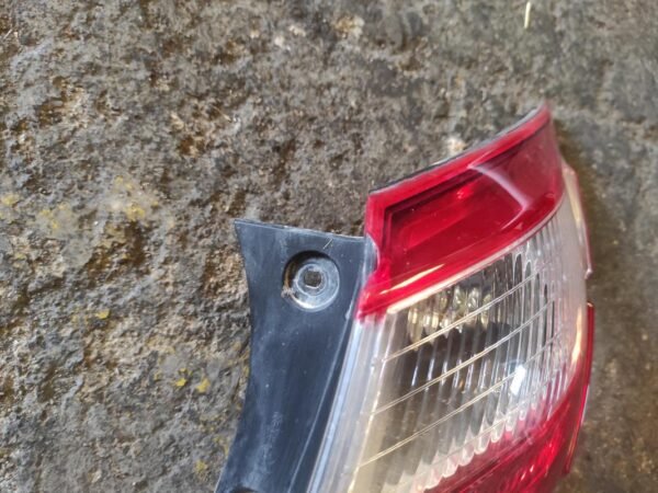 Piloto trasero derecho Nissan Qashqai+2 2.0i (141 cv) - Imagen 2