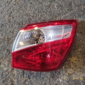 Piloto trasero derecho Nissan Qashqai+2 2.0i (141 cv)