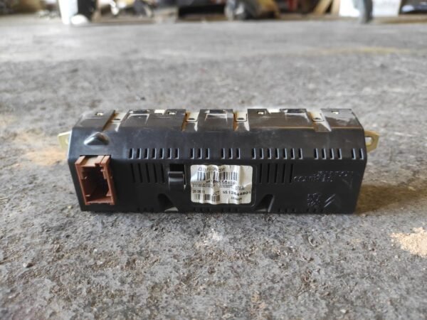 Pantalla multifunción Peugeot 407 2.0 HDi (136 cv) - Imagen 2