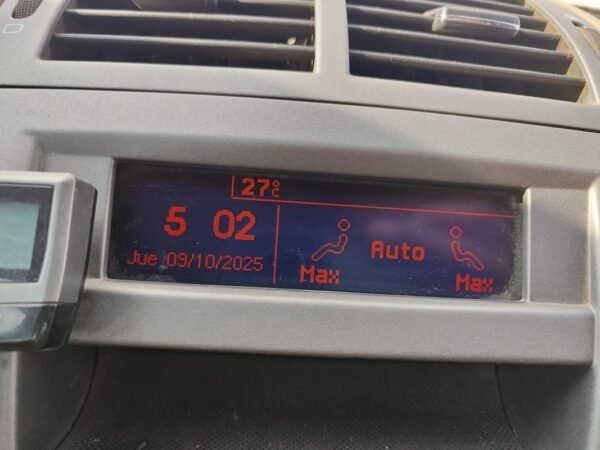 Pantalla multifunción Peugeot 407 2.0 HDi (136 cv) - Imagen 4