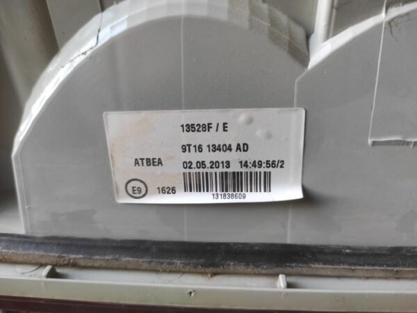 Piloto trasero derecho Ford Tourneo Connect 1.8 TDCi (75 cv) - Imagen 3
