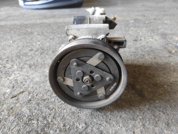Compresor aire acondicionado Renault Clio III 1.5 dCi 8V (86 cv) - Imagen 3