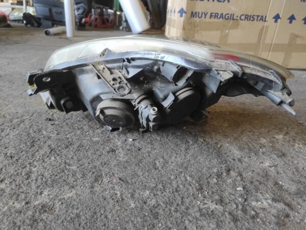 Faro derecho Renault Clio III 1.5 dCi 8V (68 cv) - Imagen 2