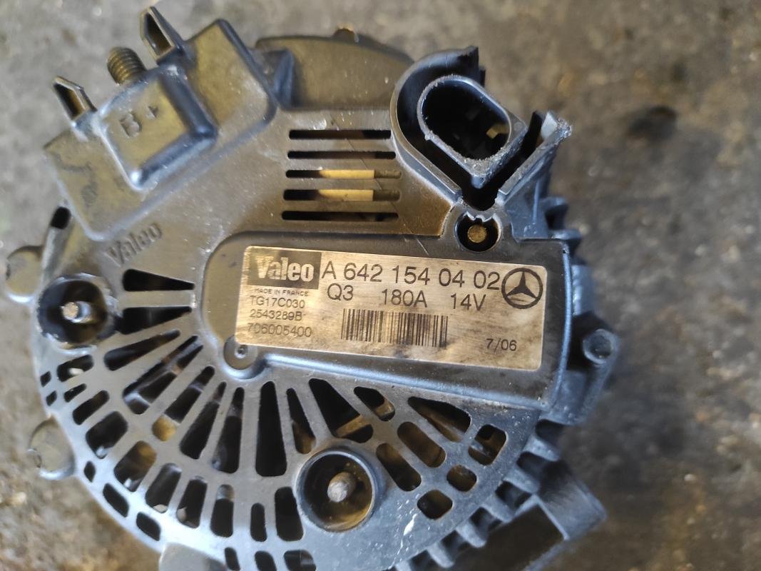 Alternador Mercedes Benz Clase E (W211) E 320 CDI (224 cv) - Imagen 4
