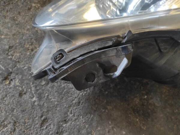 Faro derecho Peugeot 308 SW I (Versión 2011) 1.6 HDI (115v) - Imagen 4
