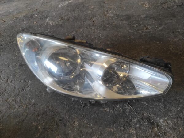Faro derecho Peugeot 308 SW I (Versión 2011) 1.6 HDI (115v)
