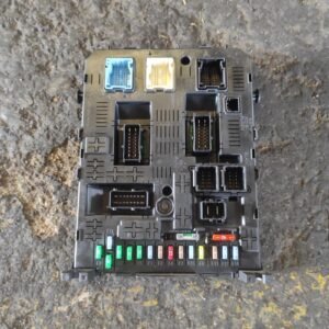 Caja de reles / fusibles Peugeot 308 SW I (Versión 2011) 1.6 HDI (115v)