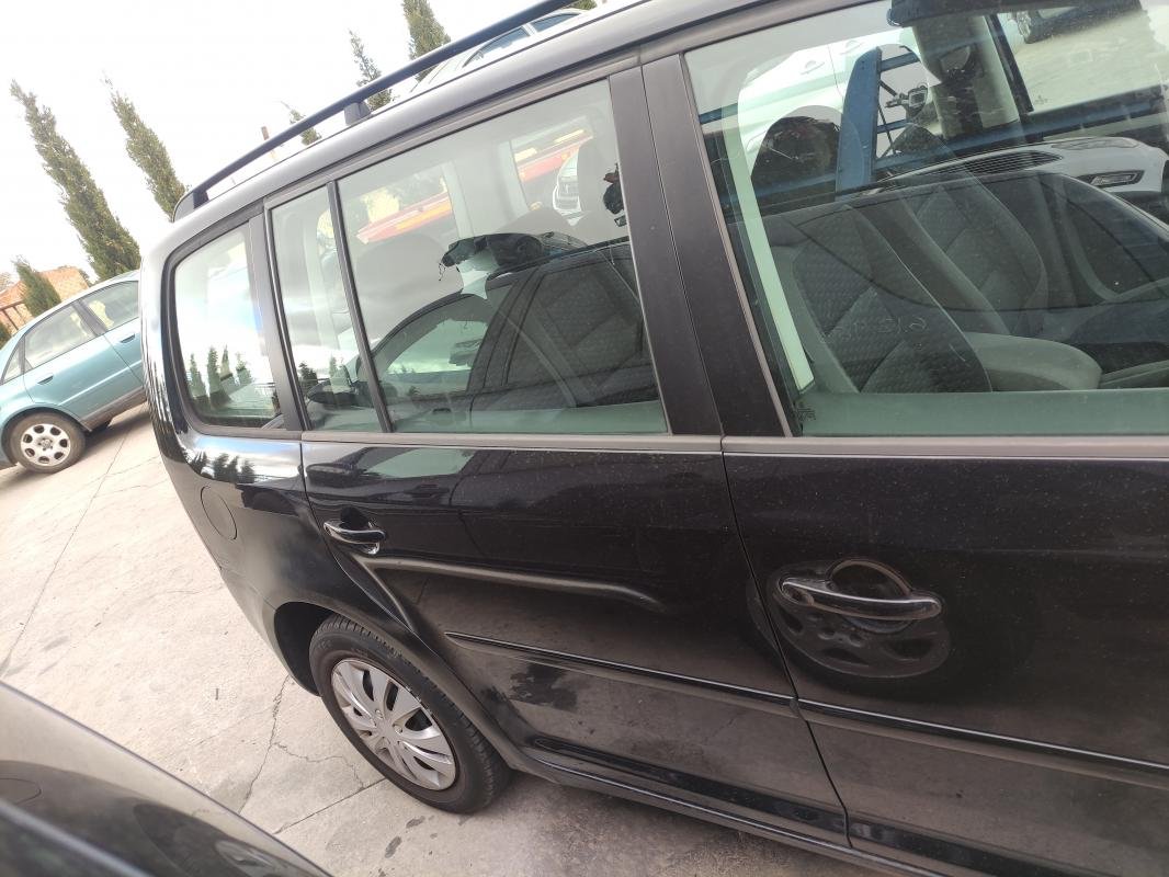 Puerta trasera derecha Volkswagen Touran I (Versión 2006) 1.9 TDI (105 cv)