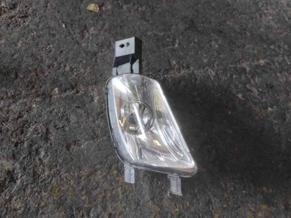 Faro antiniebla derecho Peugeot 308 SW I (Versión 2011) 1.6 HDI (115v)
