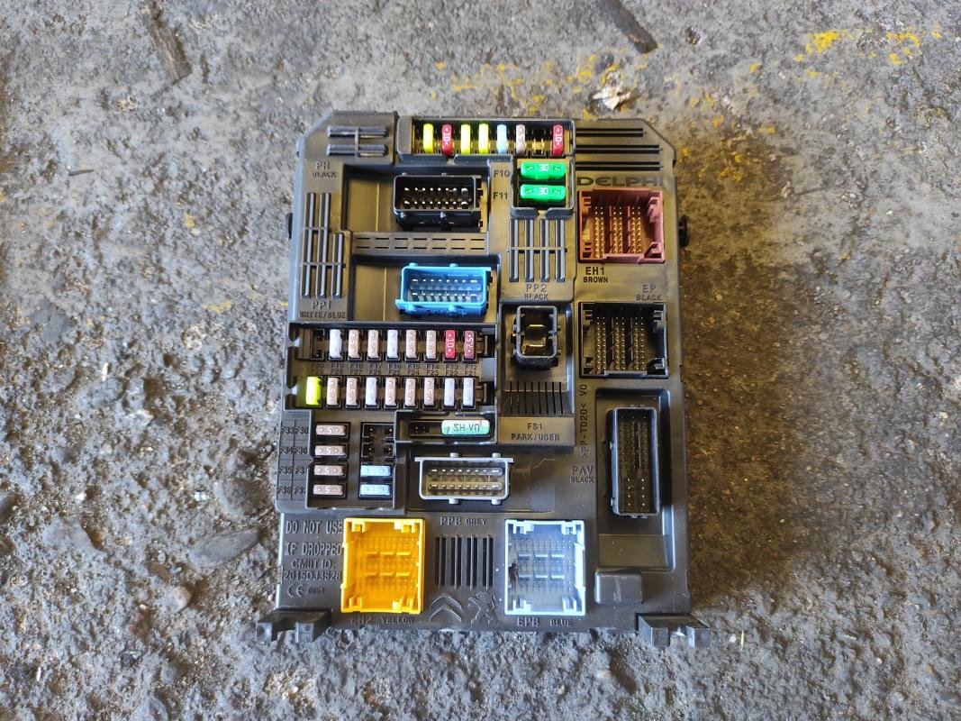 Caja de reles / fusibles Citroen C3 III 1.2 PureTech (82 cv)