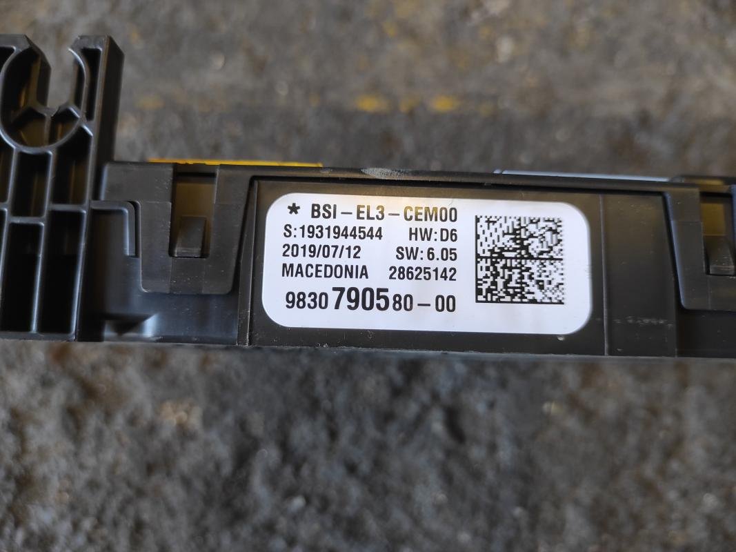 Caja de reles / fusibles Citroen C3 III 1.2 PureTech (82 cv) - Imagen 2