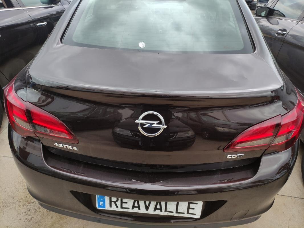 Porton trasero Opel Astra J Sedan 1.7 CDTI (130 cv) Ecotec