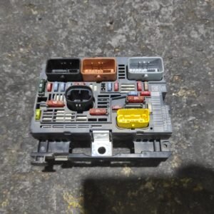 Caja de reles / fusibles Citroen C4 I Picasso (Fase I, 2007) 1.6 HDi (109 cv)