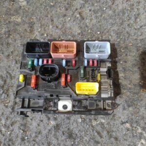 Caja de reles / fusibles Peugeot 307 CC 2.0 16V (140 cv)