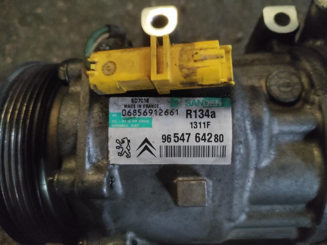 Compresor aire acondicionado Peugeot 407 SW 2.0 HDi (136 cv) - Imagen 4