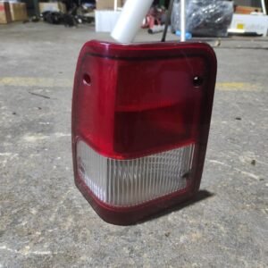 Piloto trasero izquierdo Hyundai Galloper II 2.5 TD (99 cv)