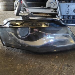 Faro derecho Audi A4 (B8) Versión 2011 2.0 TDI (136 cv)