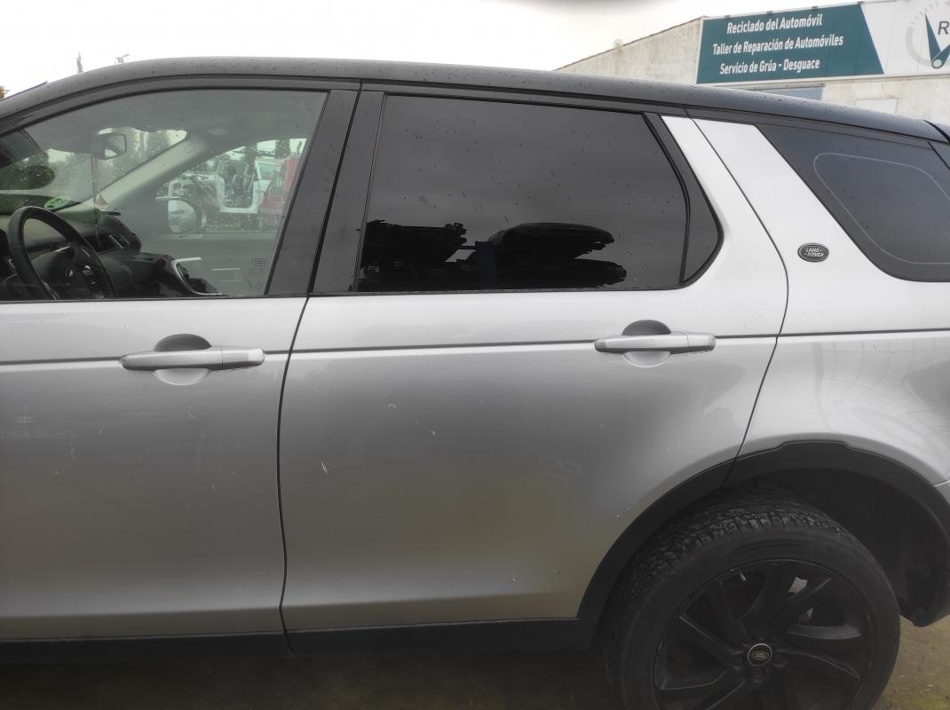 Puerta trasera izquierda Land Rover Discovery Sport 2.0 (150 cv) AWD Ingenium engine
